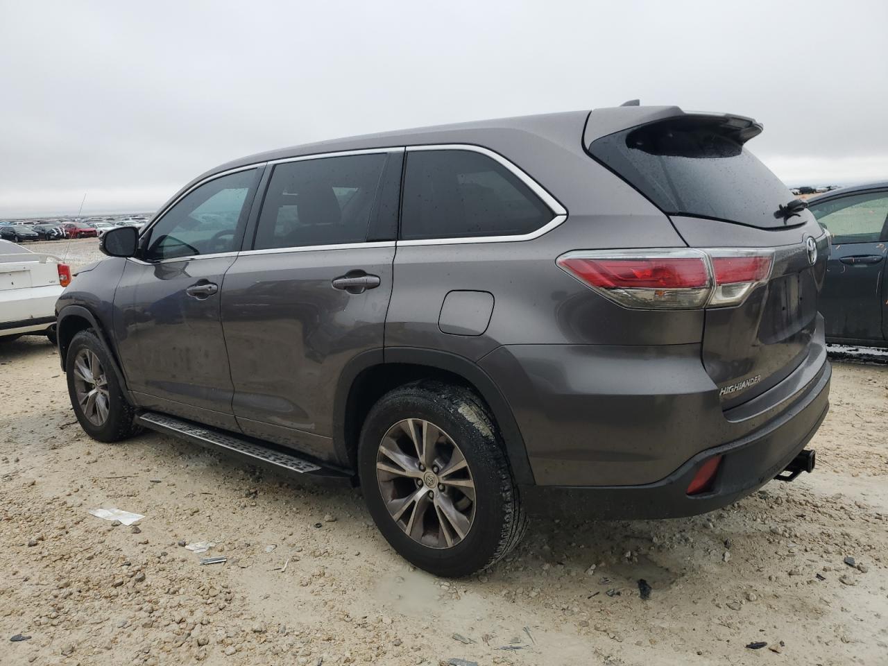 2015 Toyota Highlander VIN 5TDZKRFH8FS057264 Copart auction photo, front end damage thumbnail 2