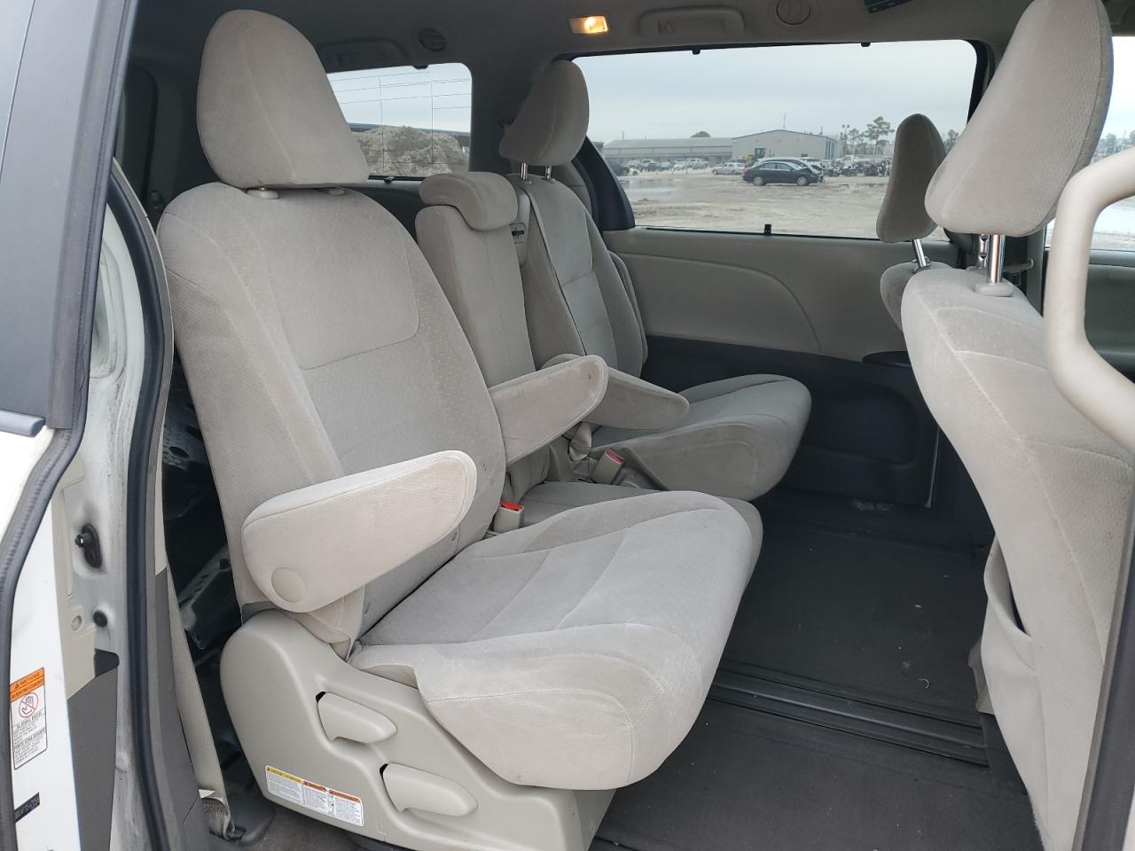 2015 Toyota Sienna VIN 5TDKK3DC4FS547058 Copart auction photo, front end / minor dent/scratches damage thumbnail 11
