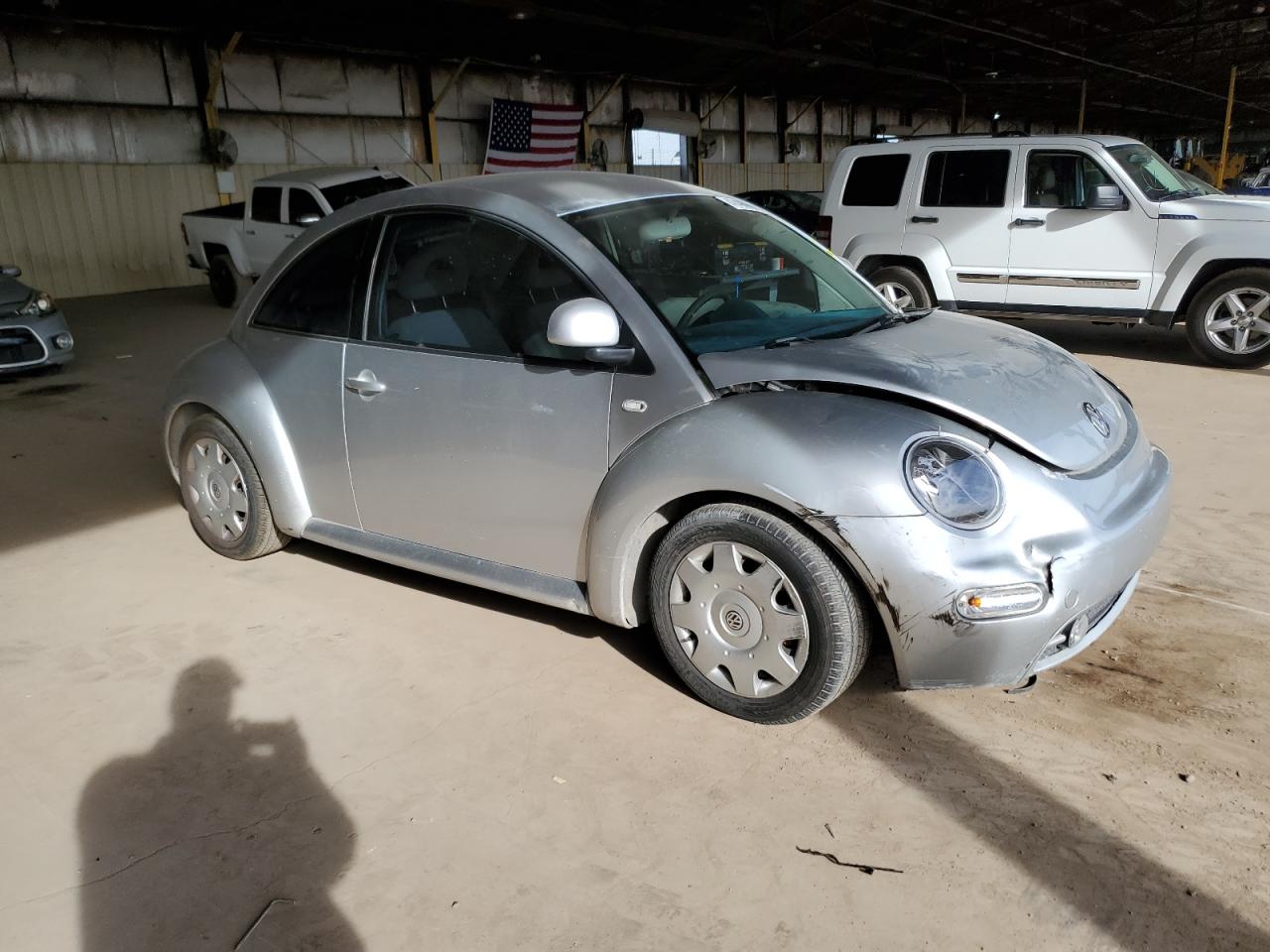 2000 Volkswagen Beetle VIN 3VWCF21CXYM473832 Copart auction photo, front end / minor dent/scratches damage thumbnail 4