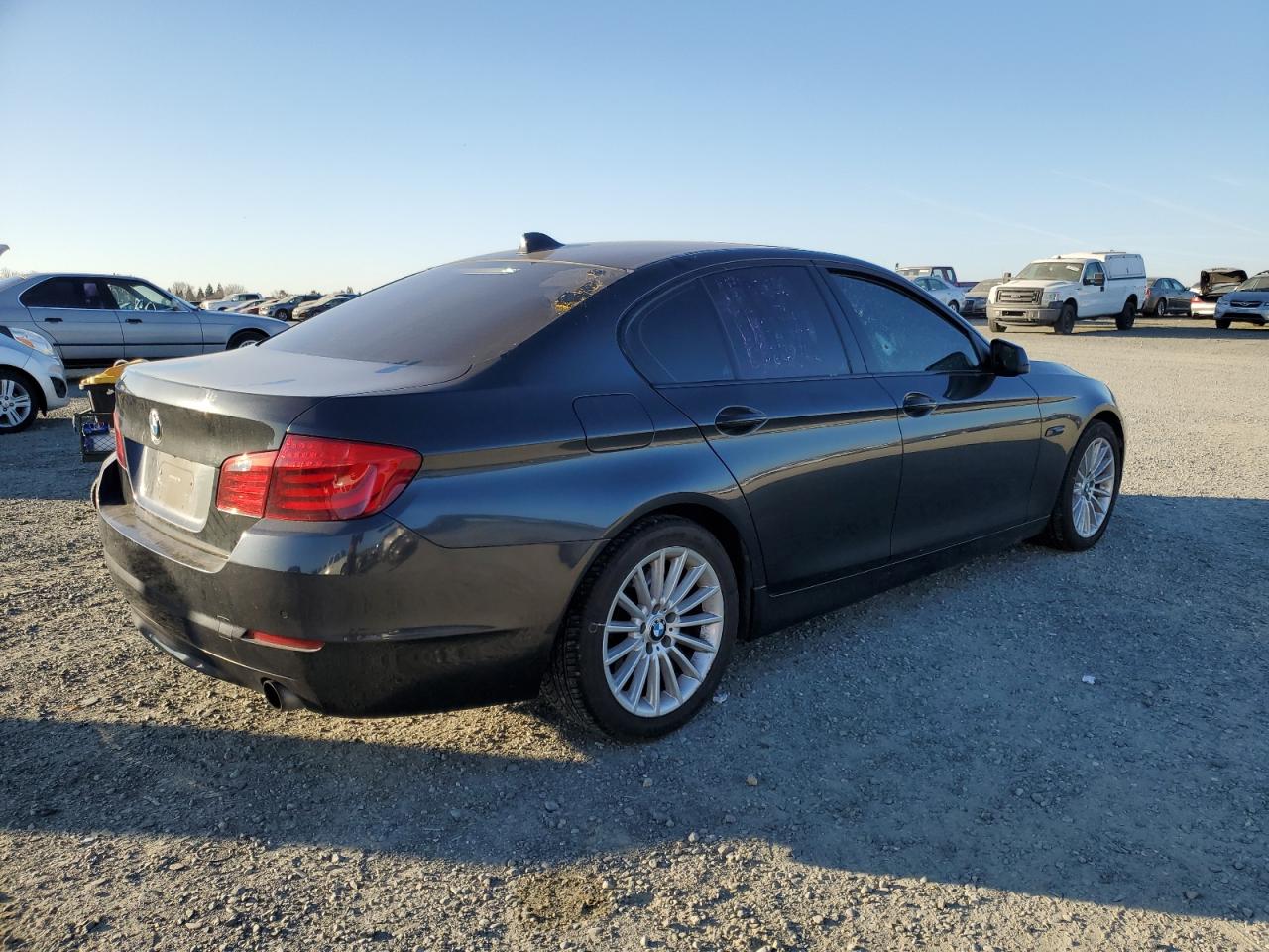 2011 BMW 5er VIN WBAFU7C51BC781754 Copart auction photo, vandalism / all over damage thumbnail 3