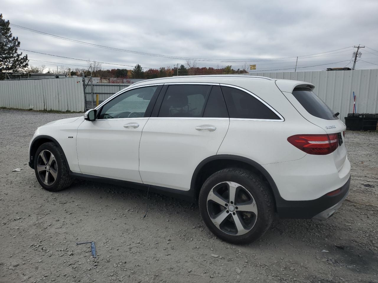 2016 Mercedes-Benz GLC VIN WDC0G4KB0GF050058 Copart auction photo, front end / undercarriage damage thumbnail 2