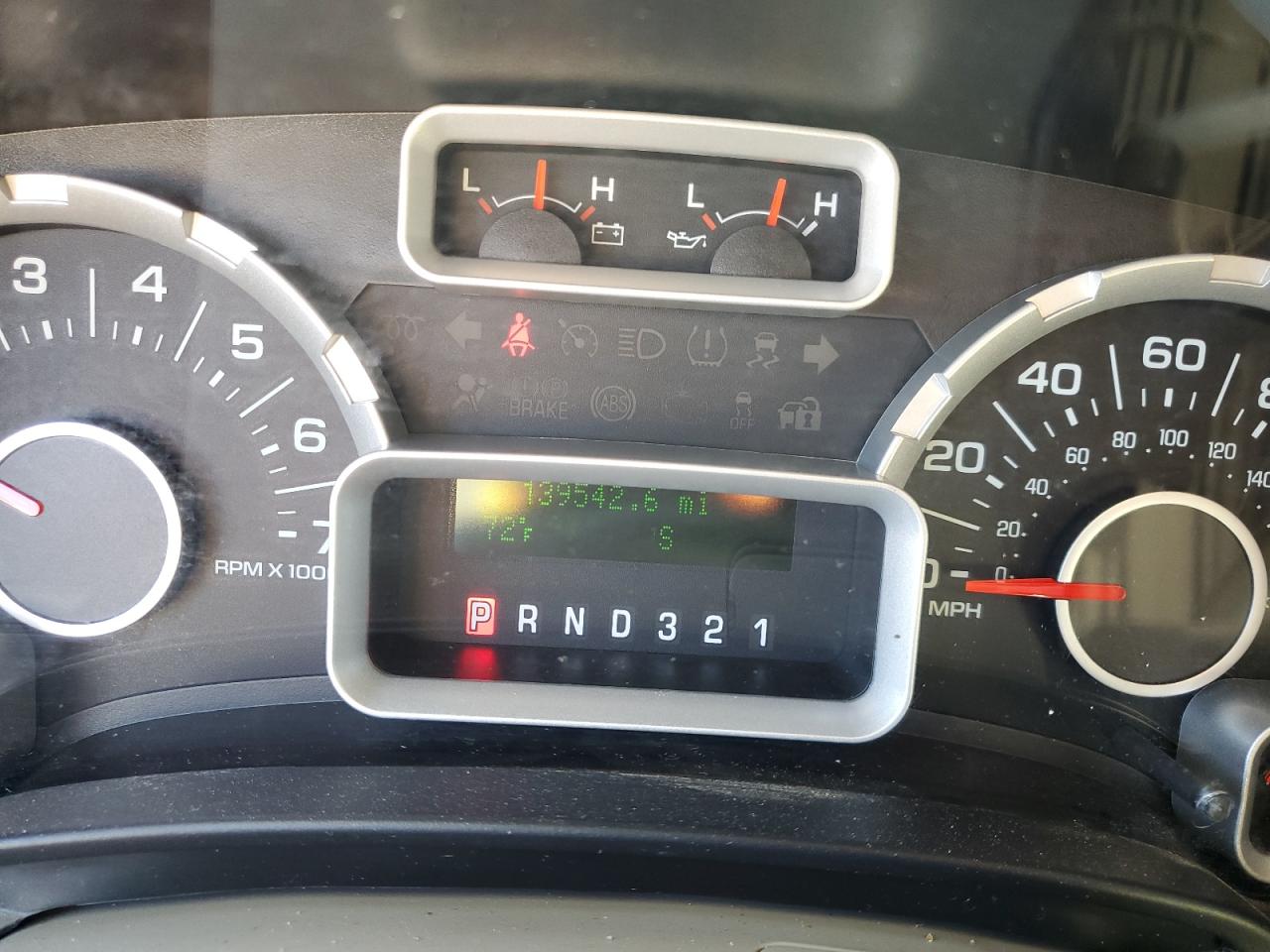 2014 Ford Expedition VIN 1FMJU1G54EEF63235 Copart auction photo, front end / minor dent/scratches damage thumbnail 9