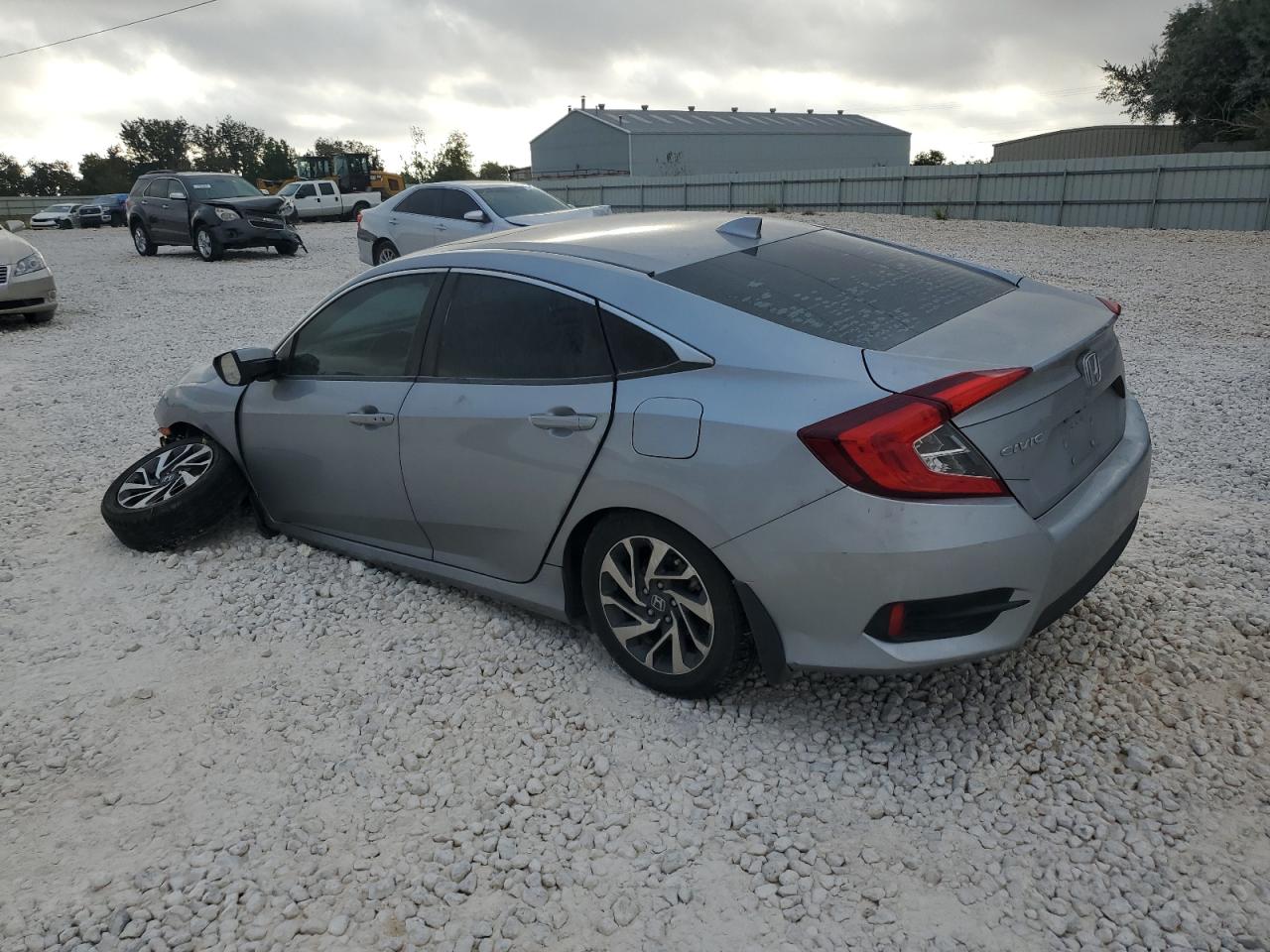 2017 Honda Civic VIN 19XFC2F7XHE080881 Copart auction photo, front end / undercarriage damage thumbnail 2