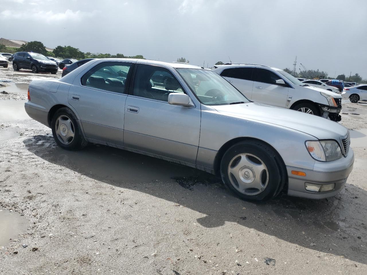 1998 Lexus LS VIN JT8BH28F2W0107032 Copart auction photo, side damage thumbnail 4