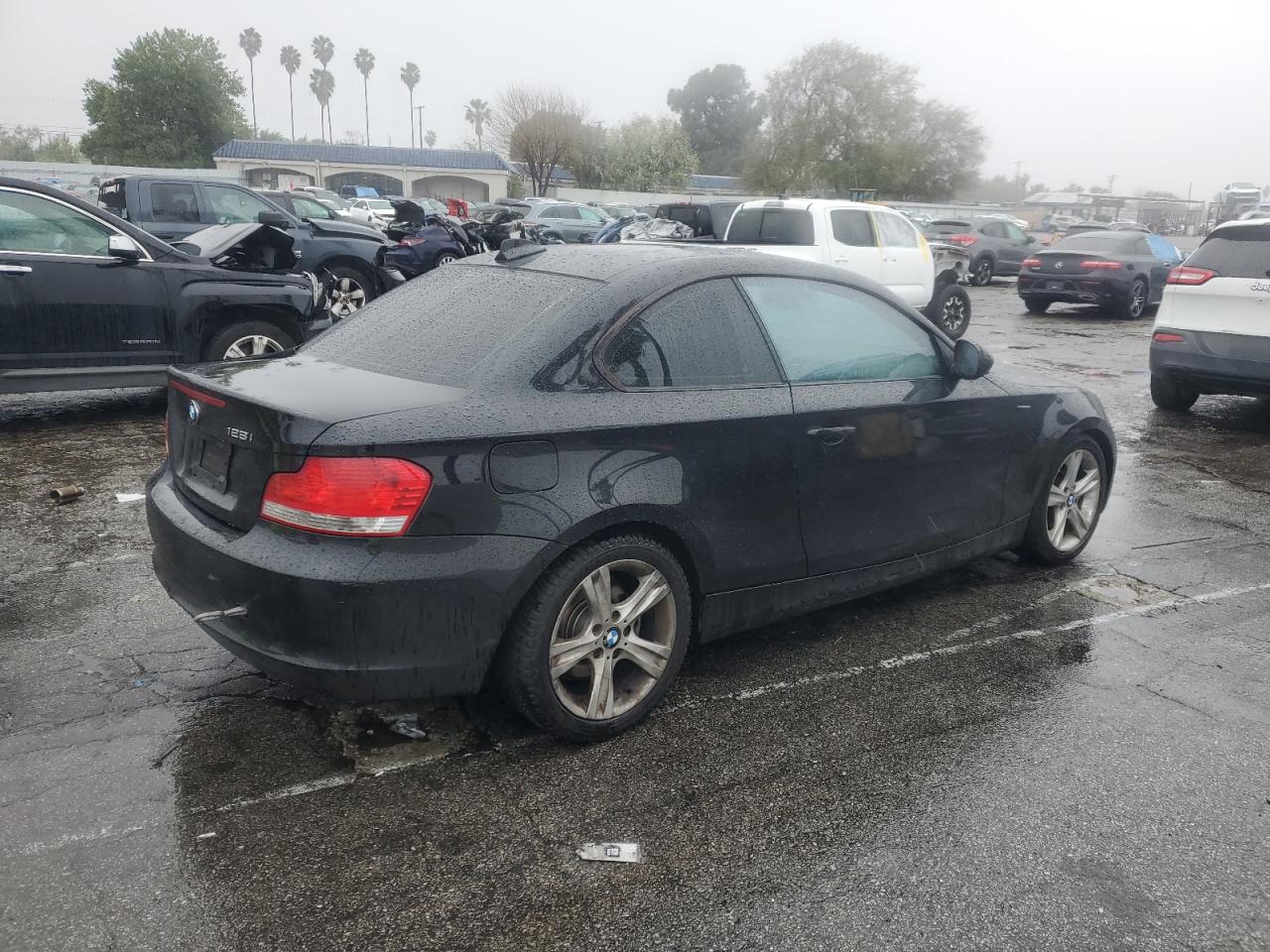 2011 BMW 1er VIN WBAUP9C56BVL89657 Copart auction photo, minor dent/scratches damage thumbnail 3