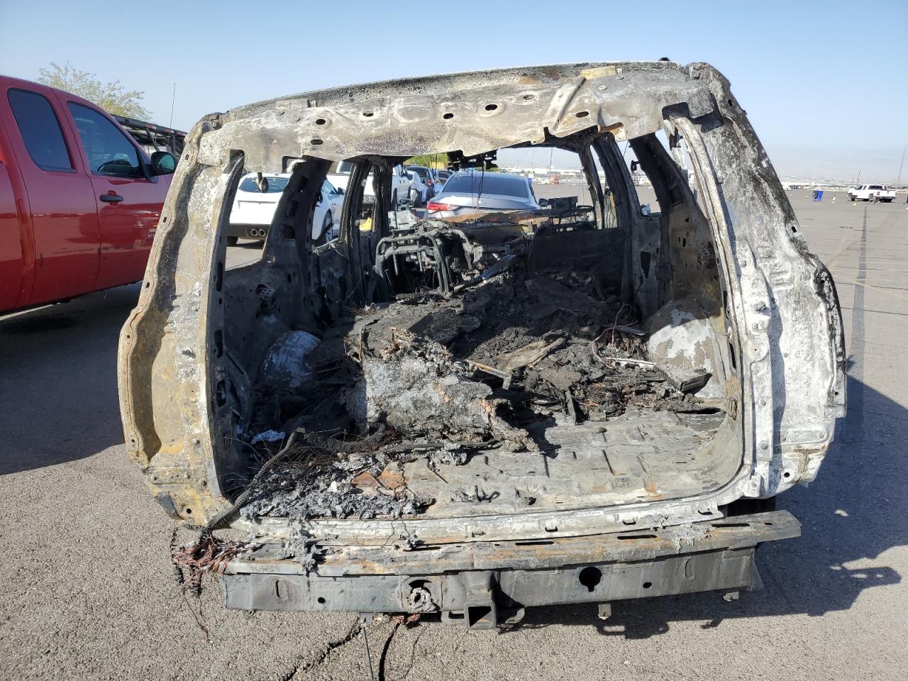 2017 Cadillac Escalade VIN 1GYS4KKJ8HR131726 Copart auction photo, burn damage thumbnail 6