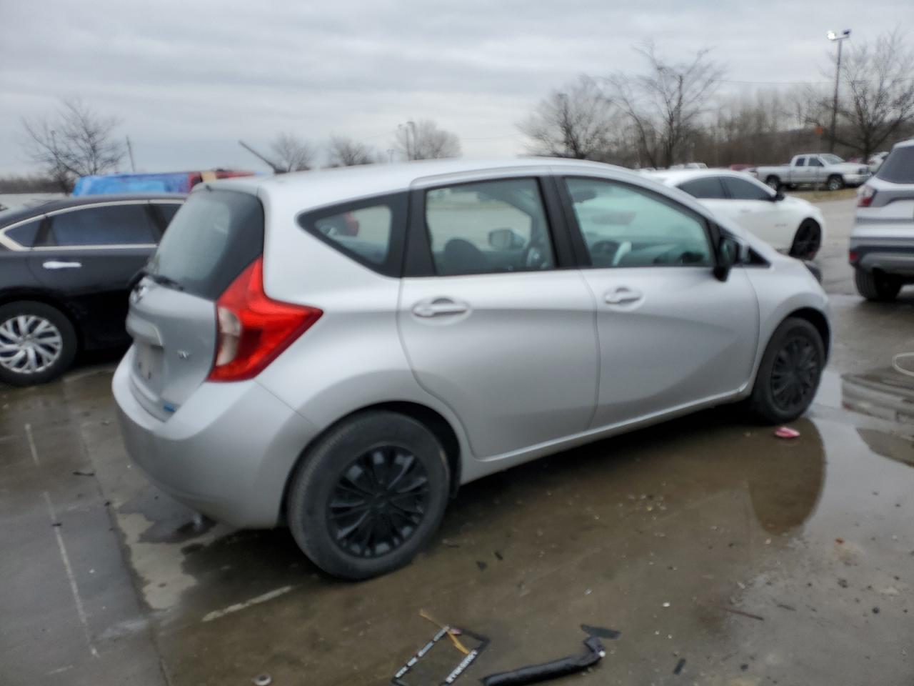 2015 Nissan Versa VIN 3N1CE2CP3FL402516 Copart auction photo, burn - engine damage thumbnail 3