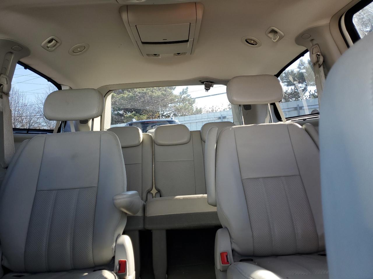 2009 Chrysler Town & Country VIN 2A8HR54XX9R675671 Copart auction photo, rear end / front end damage thumbnail 10