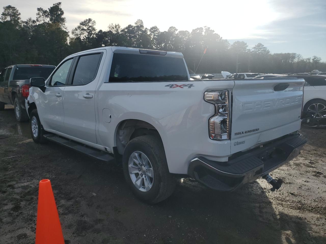 2023 Chevrolet Silverado VIN 3GCUDDEDXPG106762 Copart auction photo, front end damage thumbnail 2
