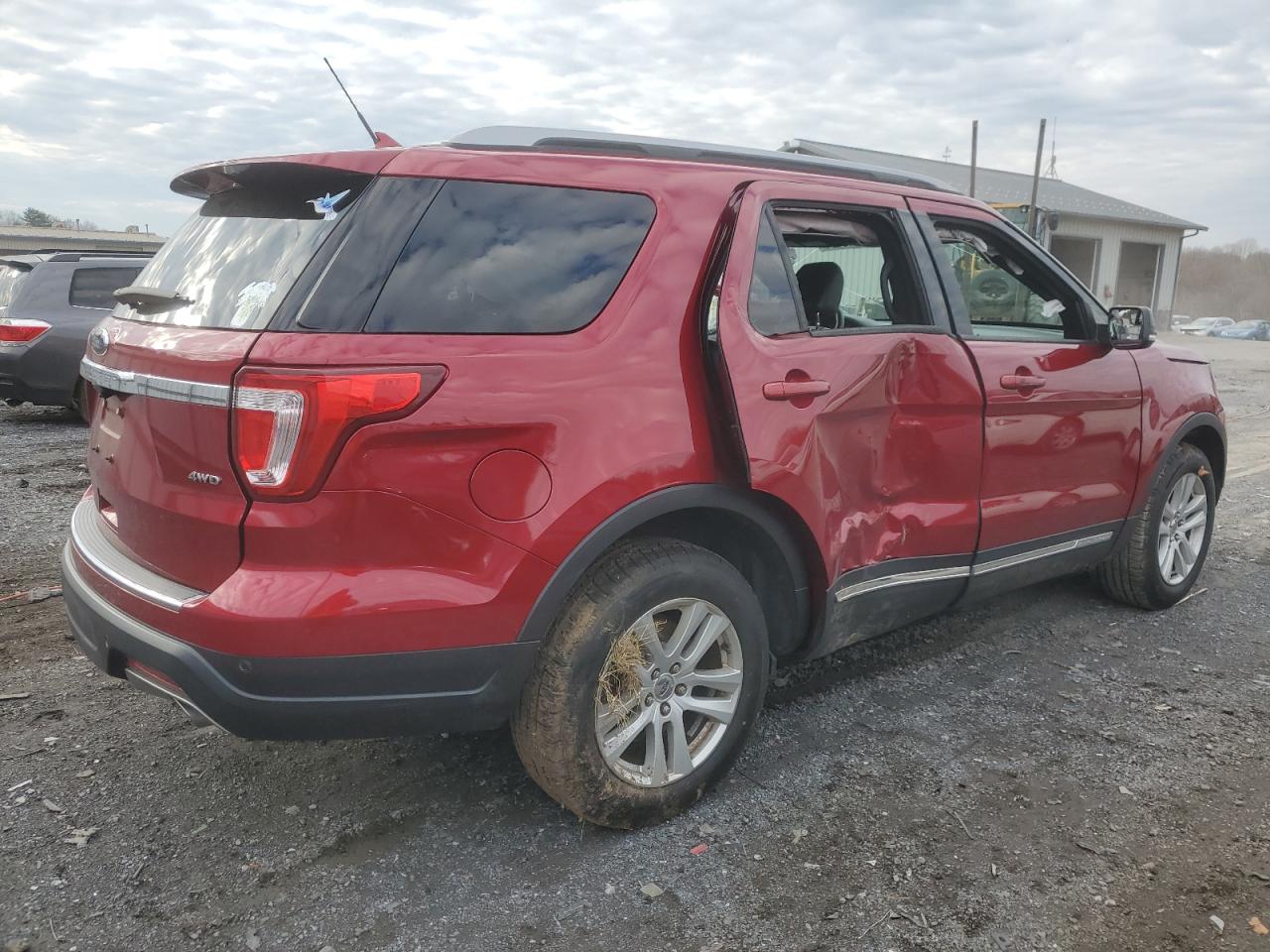 2018 Ford Explorer VIN 1FM5K8D82JGA11293 Copart auction photo, side / front end damage thumbnail 3