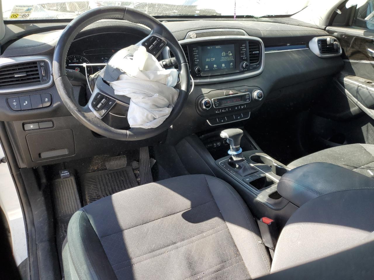 2020 KIA Sorento VIN 5XYPG4A32LG683828 Copart auction photo, front end damage thumbnail 8