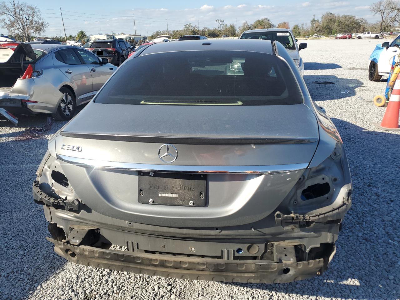 2015 Mercedes-Benz C-klasse VIN 55SWF4JB9FU077460 Copart auction photo, front end damage thumbnail 6