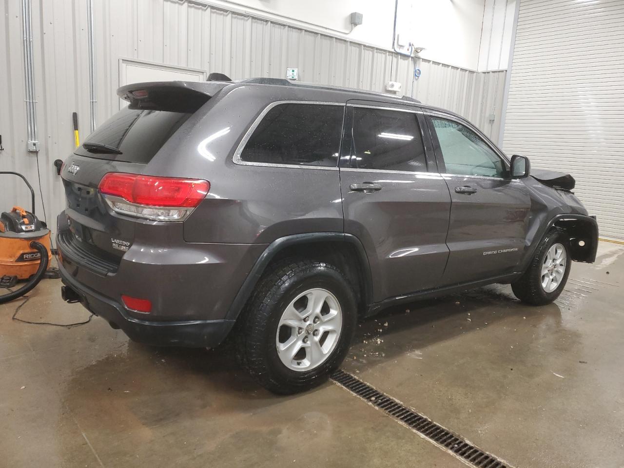 2015 Jeep Grand Cherokee VIN 1C4RJFAG4FC889184 Copart auction photo, front end damage thumbnail 3