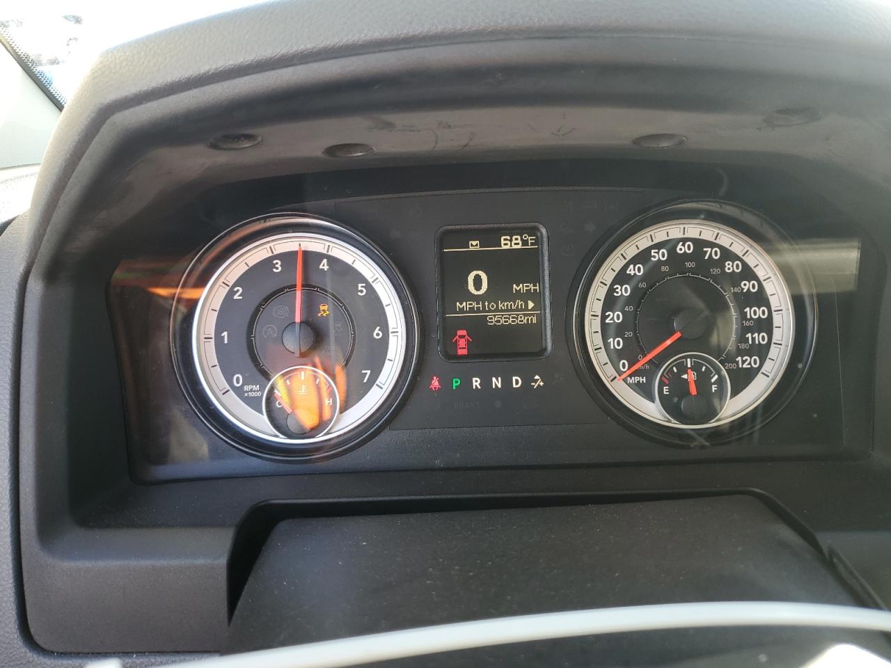 2015 RAM 1500 VIN 3C6JR6DT3FG675743 Copart auction photo, front end damage thumbnail 9