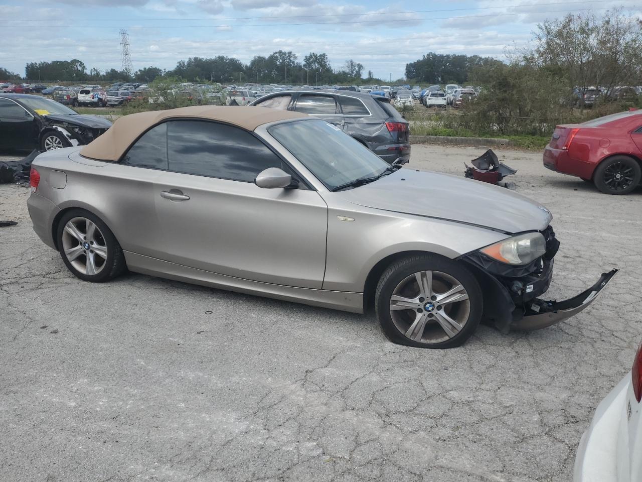 2009 BMW 1er VIN WBAUL73539VJ76952 Copart auction photo, front end damage thumbnail 4