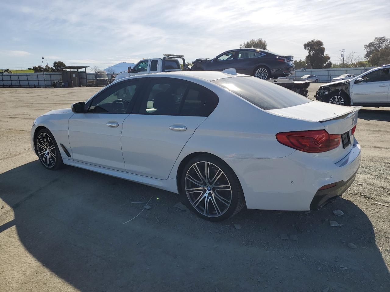 2018 BMW 5er VIN WBAJE5C55JG917581 Copart auction photo, side / front end damage thumbnail 2