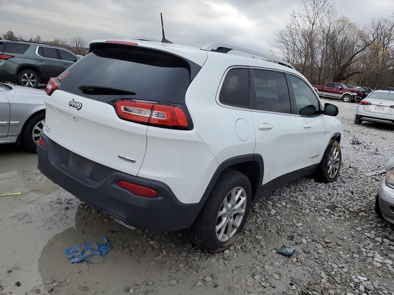 2016 Jeep Grand Cherokee VIN 1C4PJLCS6GW211902 Copart auction photo, undercarriage / side damage thumbnail 3