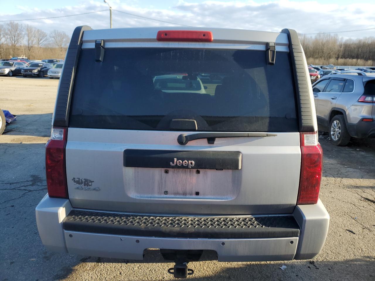 2008 Jeep Commander VIN 1J8HG48K28C200795 Copart auction photo, side damage thumbnail 6
