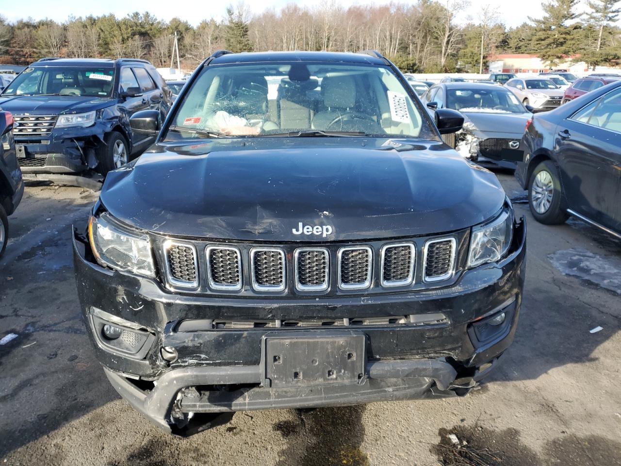 2018 Jeep Compass VIN 3C4NJDBB6JT360810 Copart auction photo, front end / side damage thumbnail 5