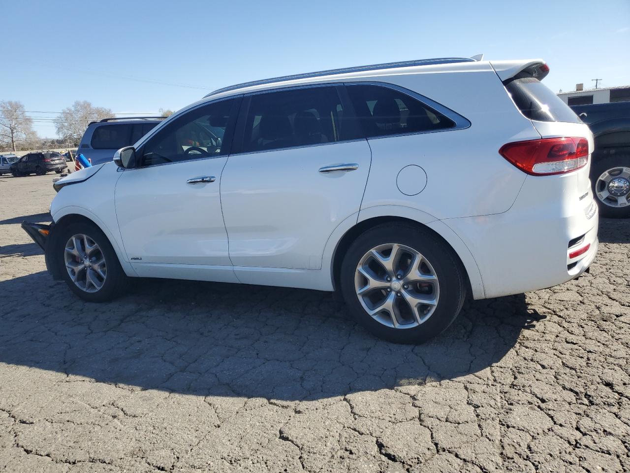 2016 KIA Sorento VIN 5XYPKDA50GG151368 Copart auction photo, front end / side damage thumbnail 2