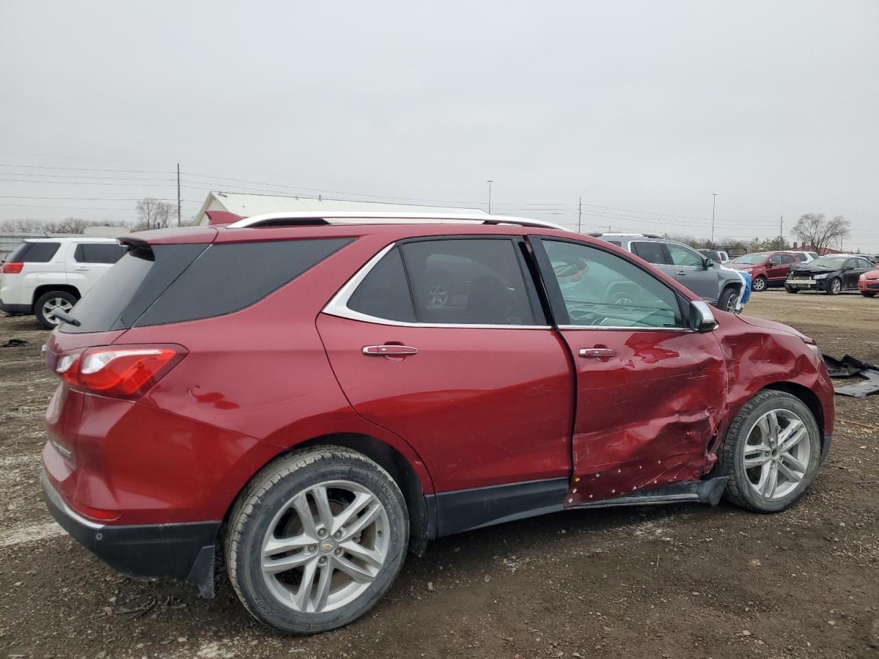 2018 Chevrolet Equinox VIN 2GNAXVEVXJ6104609 Copart auction photo, front end / side damage thumbnail 3