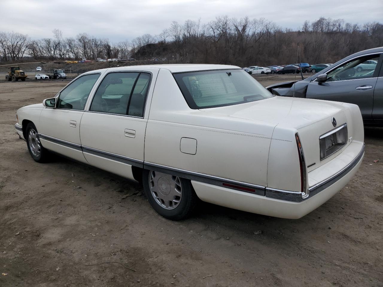 1996 Cadillac De Ville VIN 1G6KF5293TU294297 Copart auction photo, minor dent/scratches damage thumbnail 2