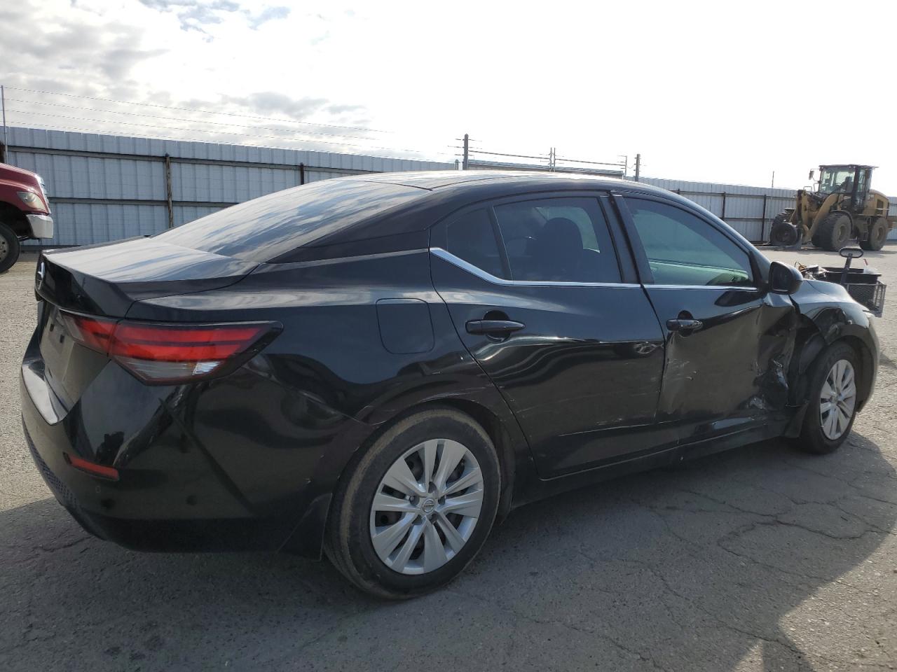 2020 Nissan Sentra VIN 3N1AB8BVXLY230552 Copart auction photo, side / front end damage thumbnail 3