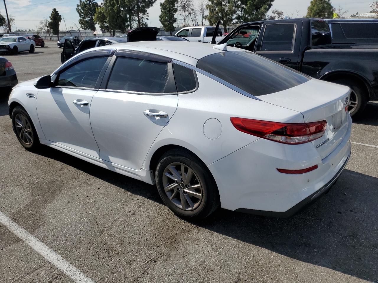 2019 KIA Optima VIN 5XXGT4L39KG349632 Copart auction photo, front end damage thumbnail 2