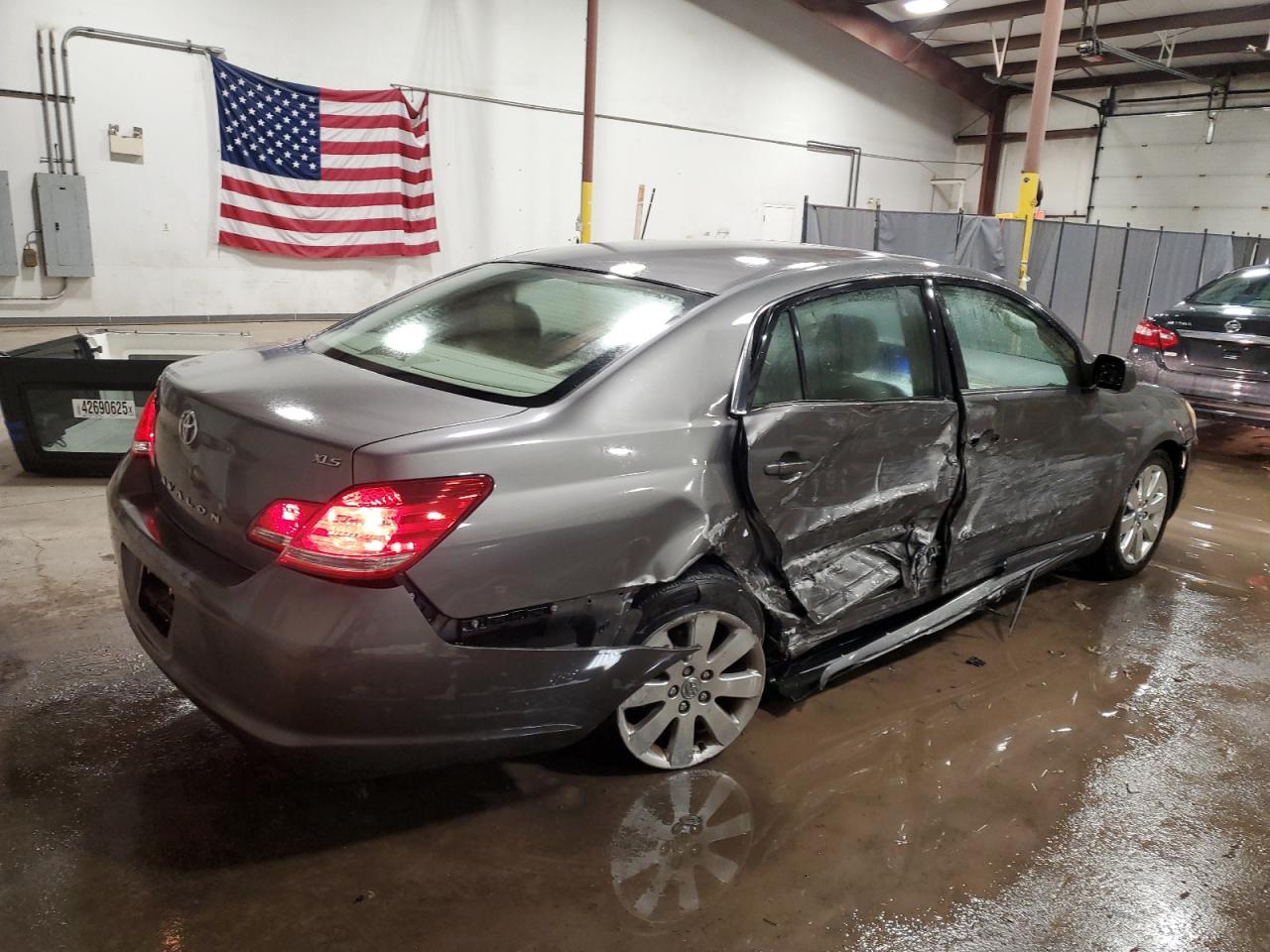 2005 Toyota Avalon VIN 4T1BK36B95U037007 Copart auction photo, side / rear end damage thumbnail 3