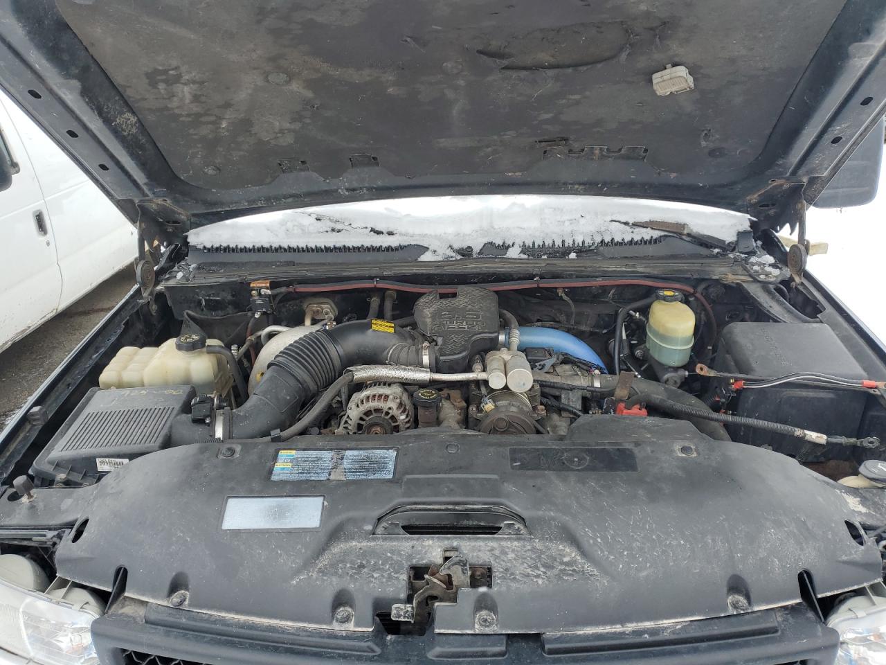2002 Chevrolet Silverado VIN 1GCHK23102F157895 Copart auction photo, all over / vandalism damage thumbnail 12