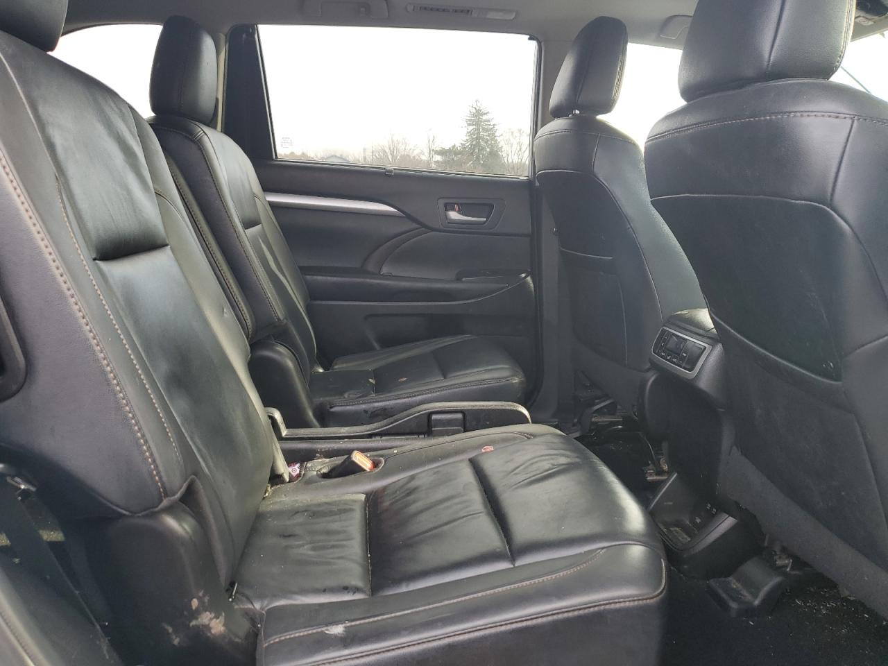 2019 Toyota Highlander VIN 5TDJZRFH3KS565158 Copart auction photo, front end / side damage thumbnail 11