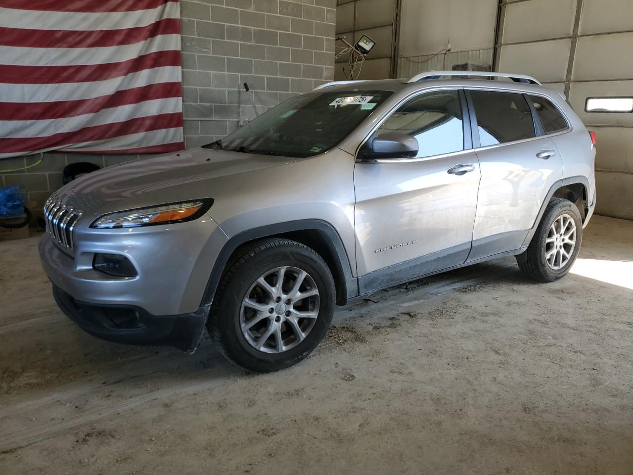 2016 Jeep Grand Cherokee VIN 1C4PJMCB9GW283246
