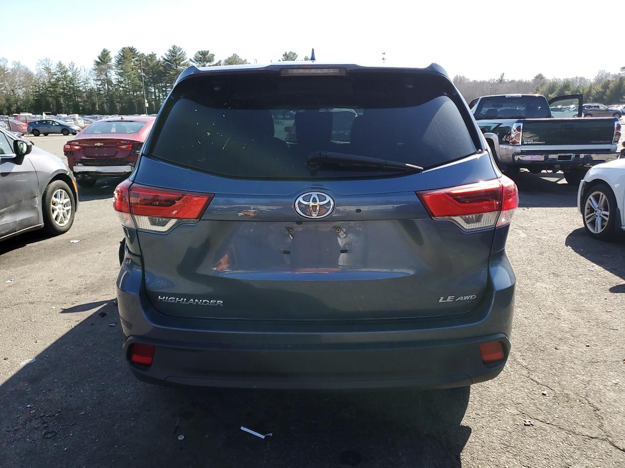 2018 Toyota Highlander VIN 5TDBZRFHXJS498061 Copart auction photo, all over damage thumbnail 6