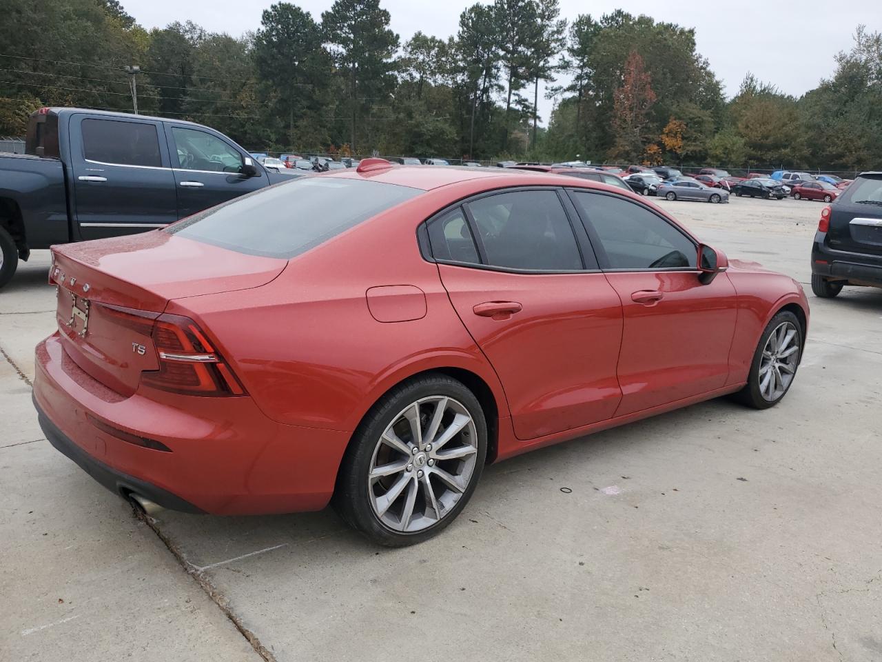 2019 Volvo S60 VIN 7JR102FK5KG005814 Copart auction photo, side / front end damage thumbnail 3