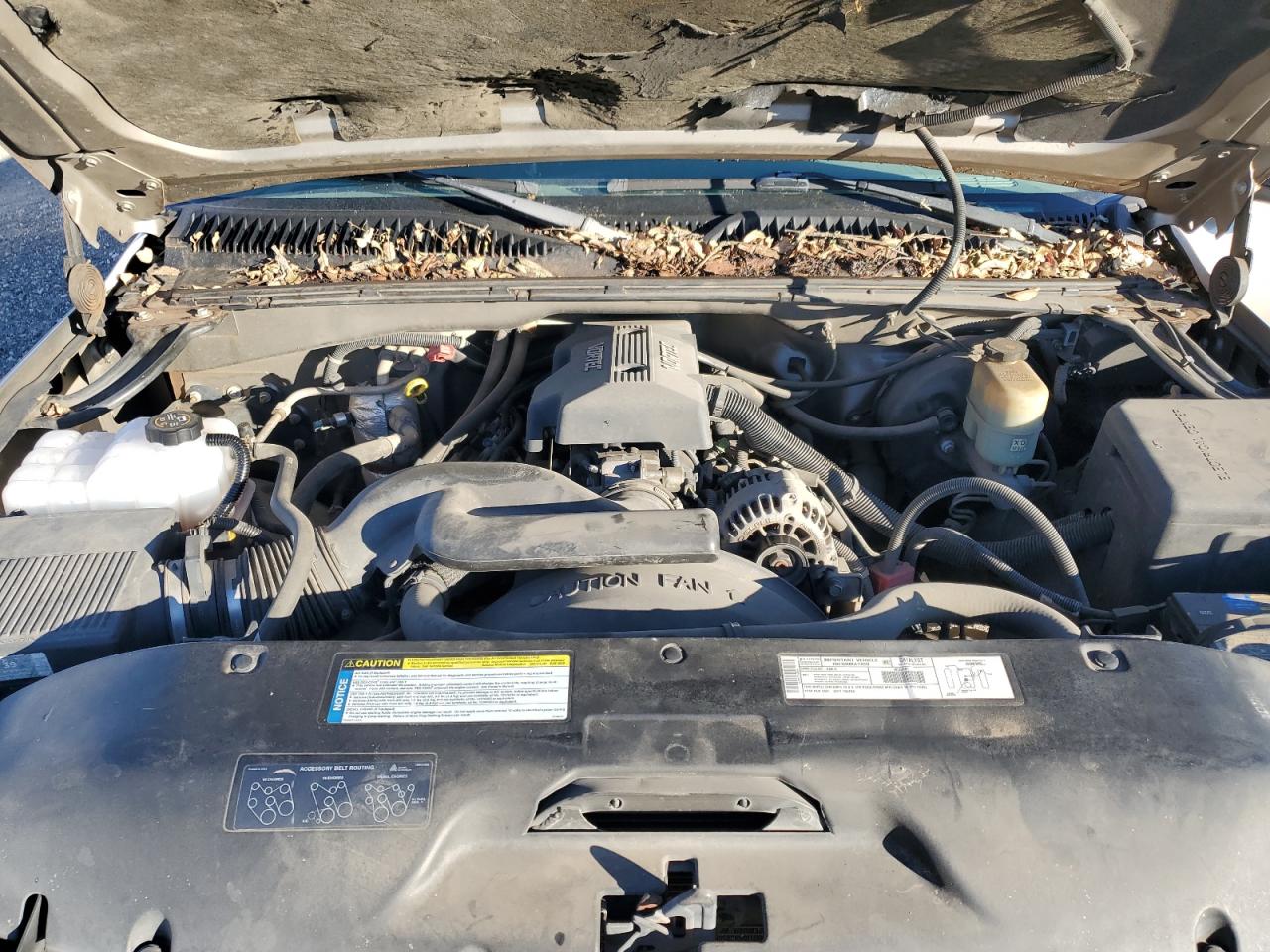 1999 GMC Sierra VIN 1GTEC19V5XZ527605 Copart auction photo, all over damage thumbnail 11