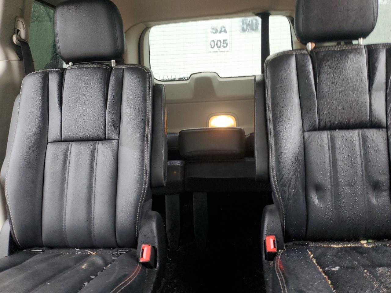 2016 Chrysler Town & Country VIN 2C4RC1BG2GR186901 Copart auction photo, all over damage thumbnail 10