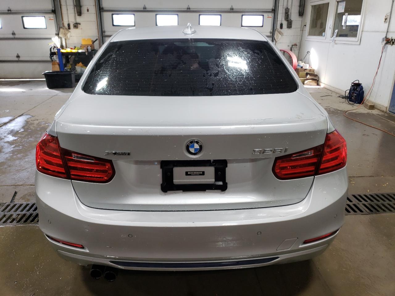 2015 BMW 3er VIN WBA3B3C54FF545931 Copart auction photo, front end damage thumbnail 6