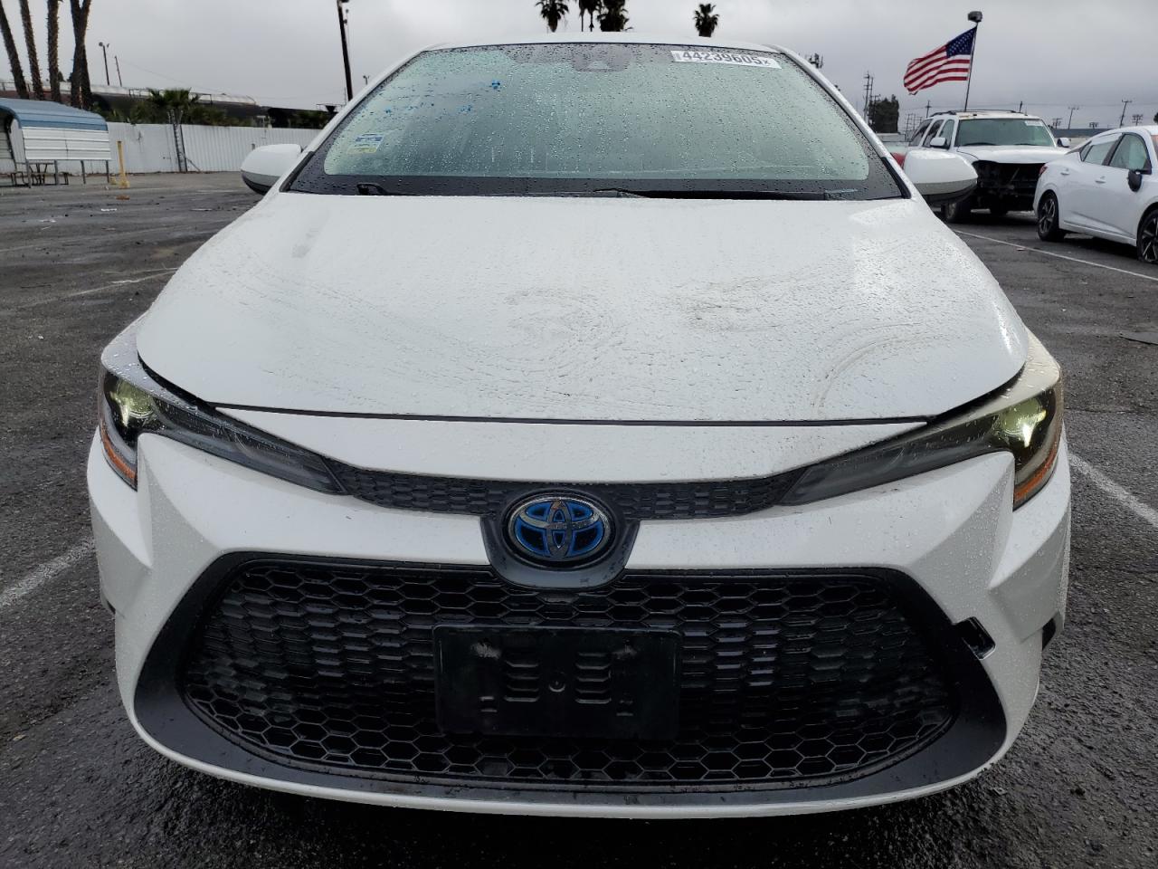 2020 Toyota Corolla VIN JTDEBRBE9LJ009632 Copart auction photo, side / minor dent/scratches damage thumbnail 5