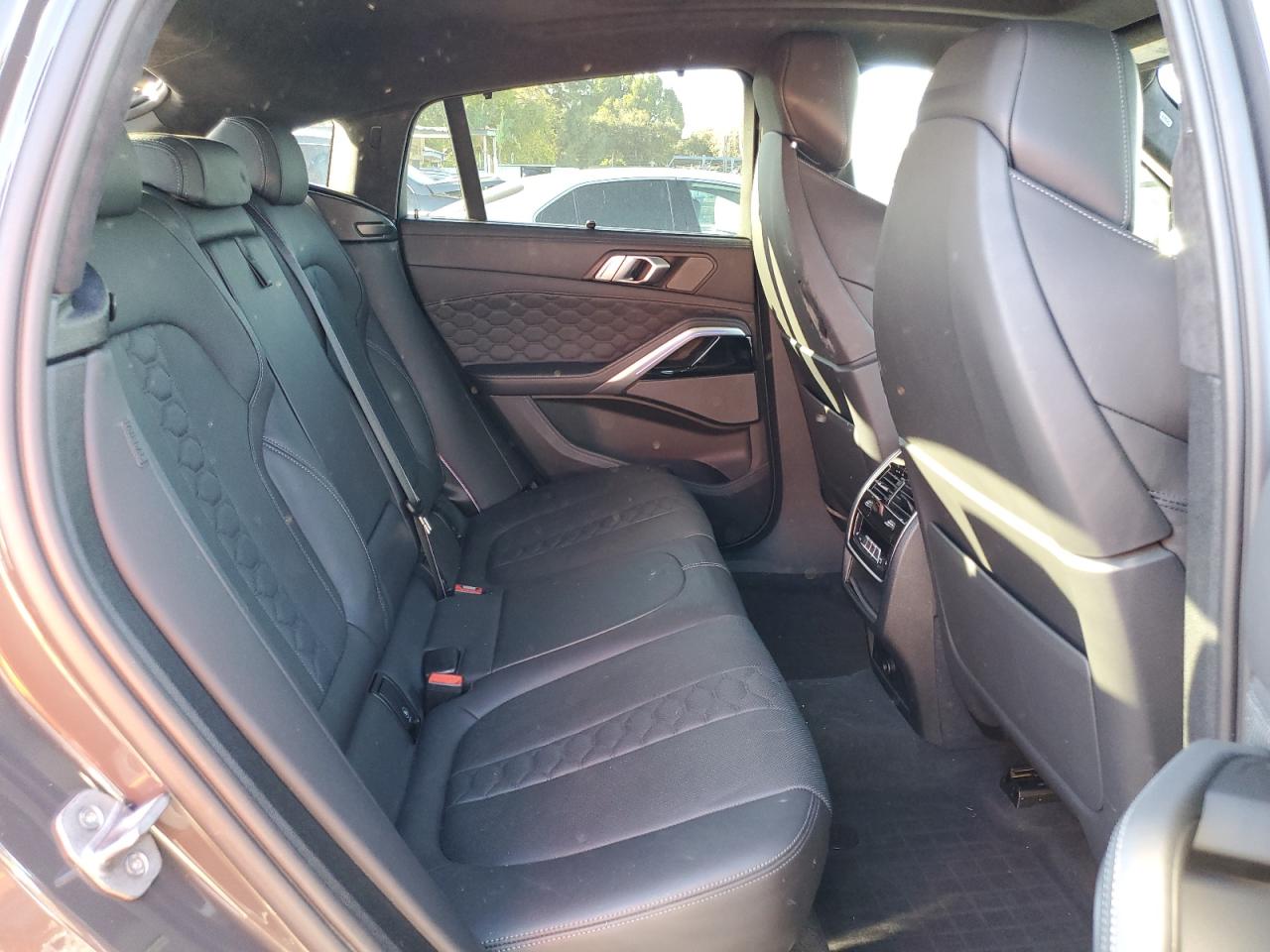 2022 BMW X6 VIN 5YMCY0C09N9M44828 Copart auction photo, front end / minor dent/scratches damage thumbnail 12