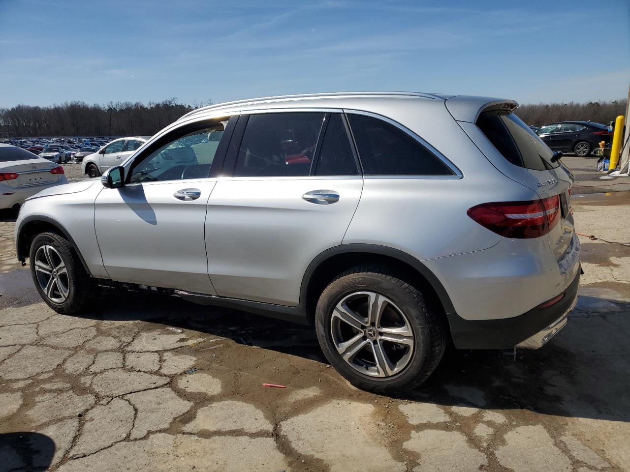 2019 Mercedes-Benz GLC VIN WDC0G4KB2KV196525 Copart auction photo, front end damage thumbnail 2