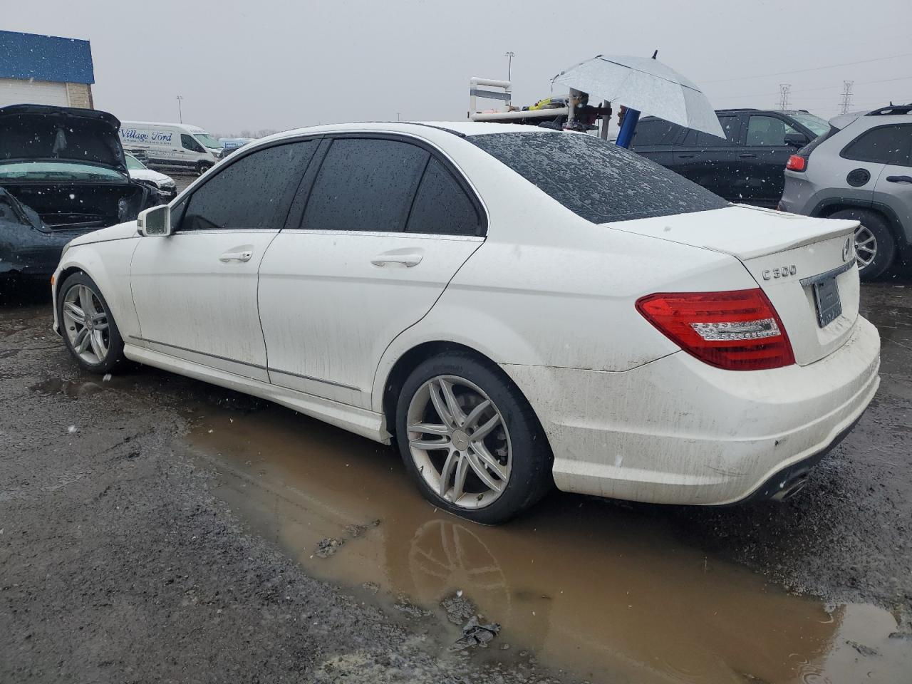 2014 Mercedes-Benz C-klasse VIN WDDGF8AB8EG250876 Copart auction photo, front end damage thumbnail 2