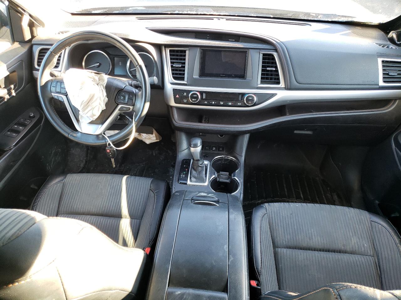 2016 Toyota Highlander VIN 5TDBKRFHXGS323077 Copart auction photo, front end / rear end damage thumbnail 8