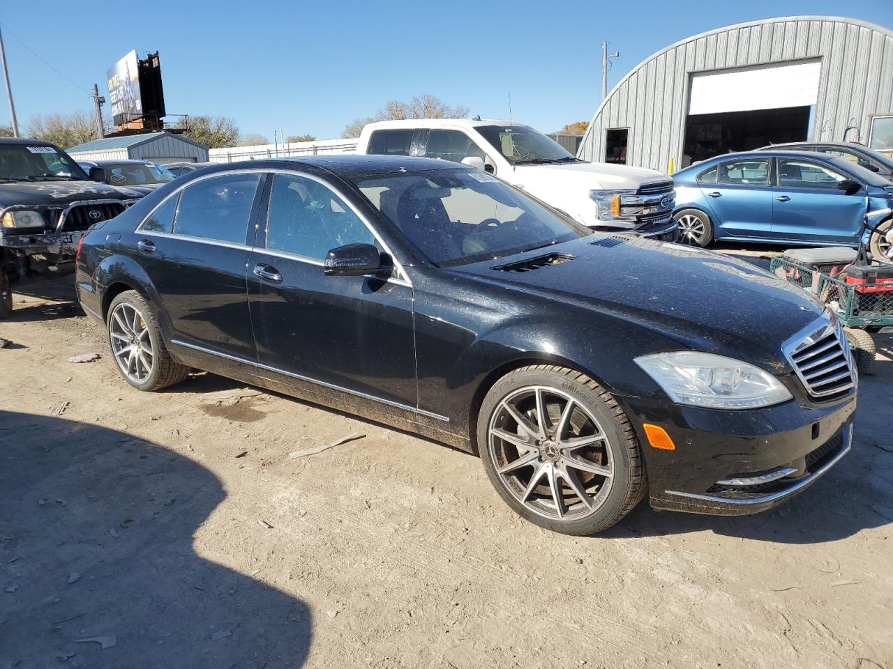 2011 Mercedes-Benz S-klasse VIN WDDNG8GB4BA417499 Copart auction photo, front end / side damage thumbnail 4