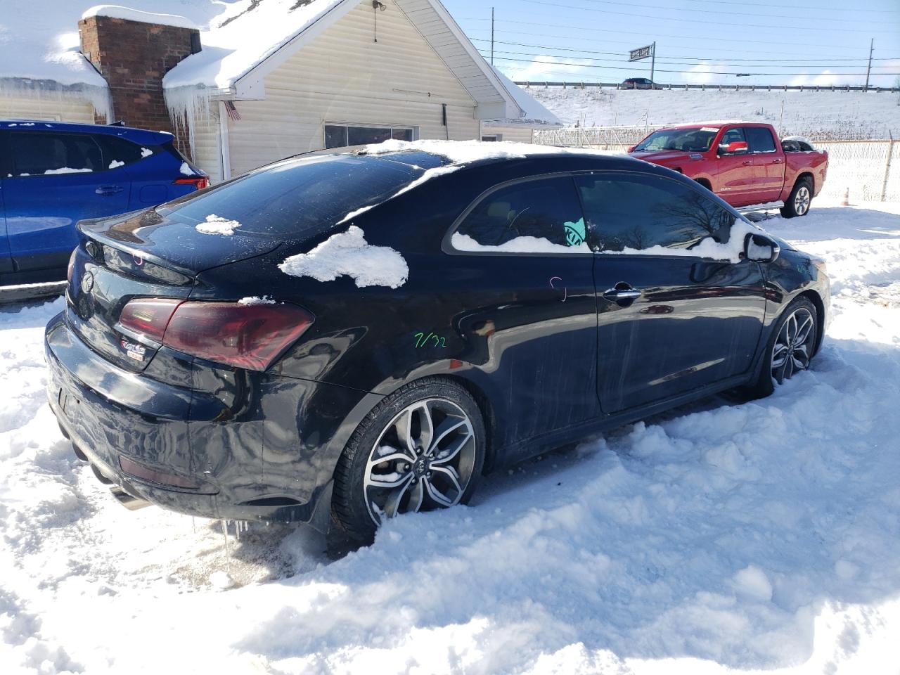 2015 KIA Forte VIN KNAFZ6A32F5333398 Copart auction photo, front end / minor dent/scratches damage thumbnail 3