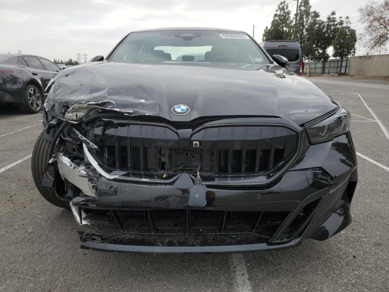 2024 BMW 5er VIN WBA63FJ09RCS16327 Copart auction photo, front end / side damage thumbnail 5