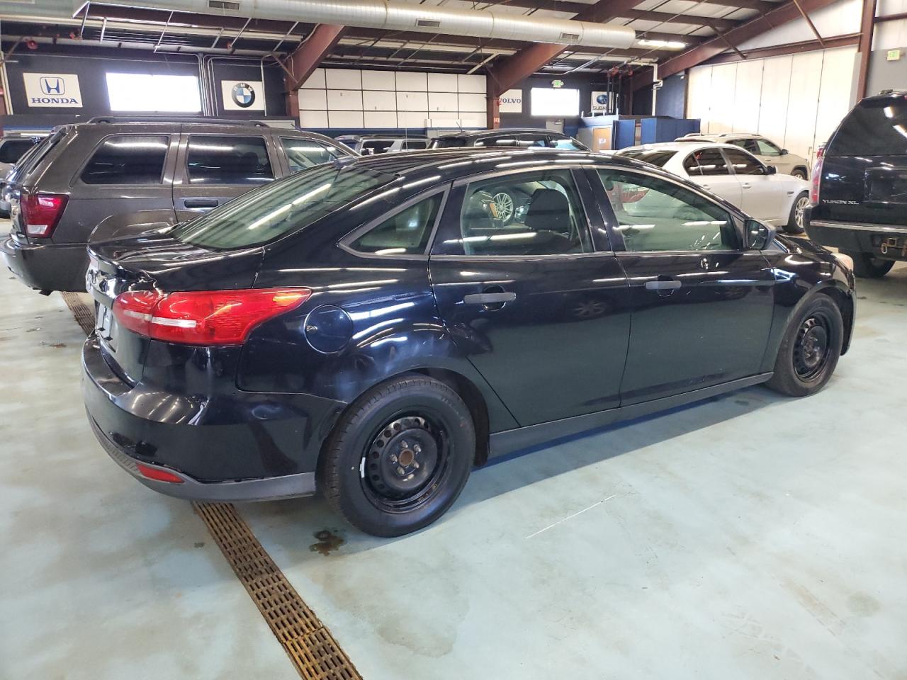 2017 Ford Focus VIN 1FADP3E22HL288984 Copart auction photo, front end / rear end damage thumbnail 3