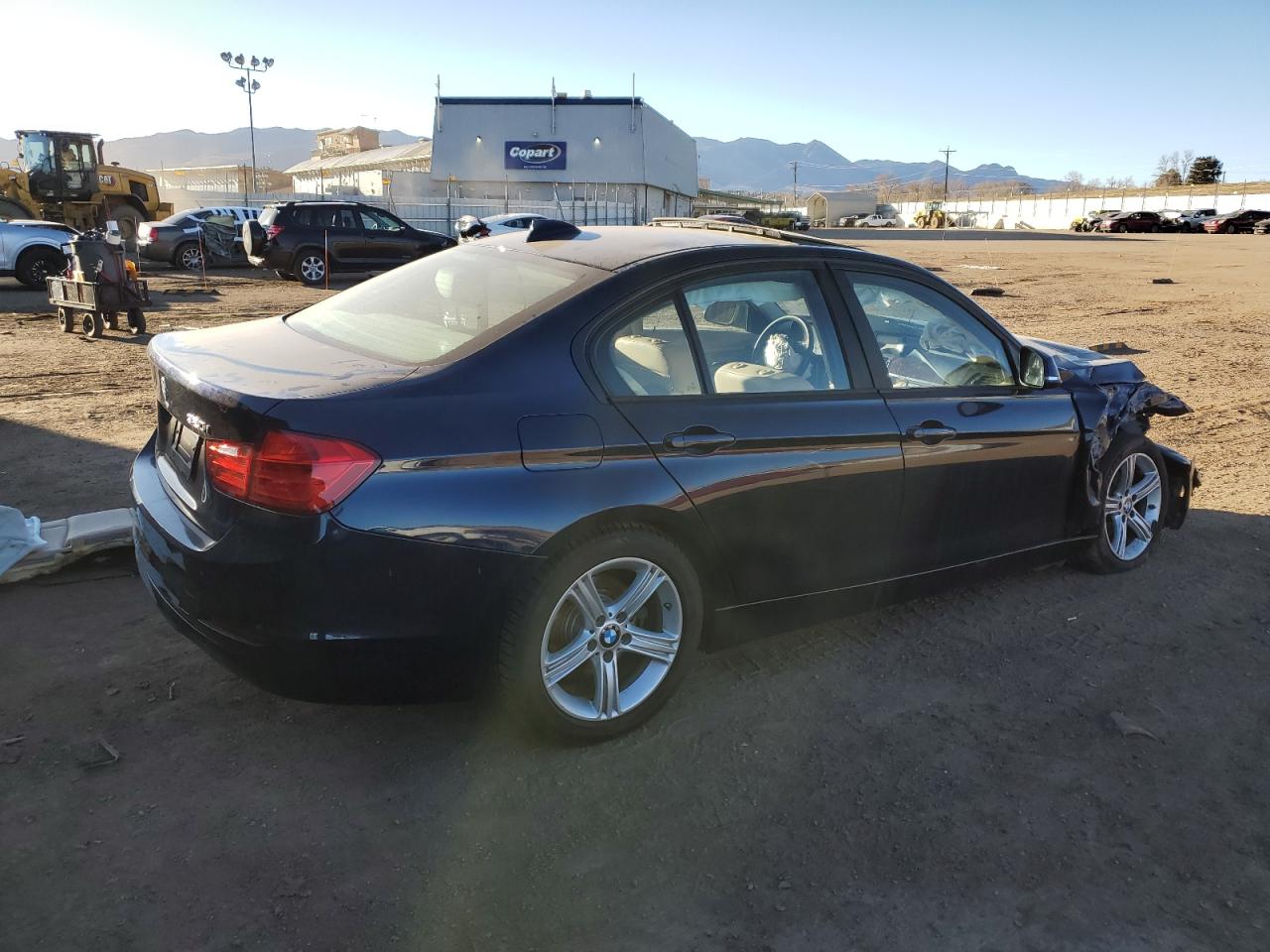 2014 BMW 3er VIN WBA3B1G57ENT01029 Copart auction photo, front end / side damage thumbnail 3