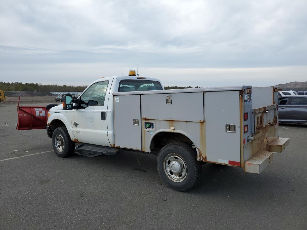 2011 Ford F350 VIN 1FDBF3BT1BEC95756 Copart auction photo, undercarriage damage thumbnail 3