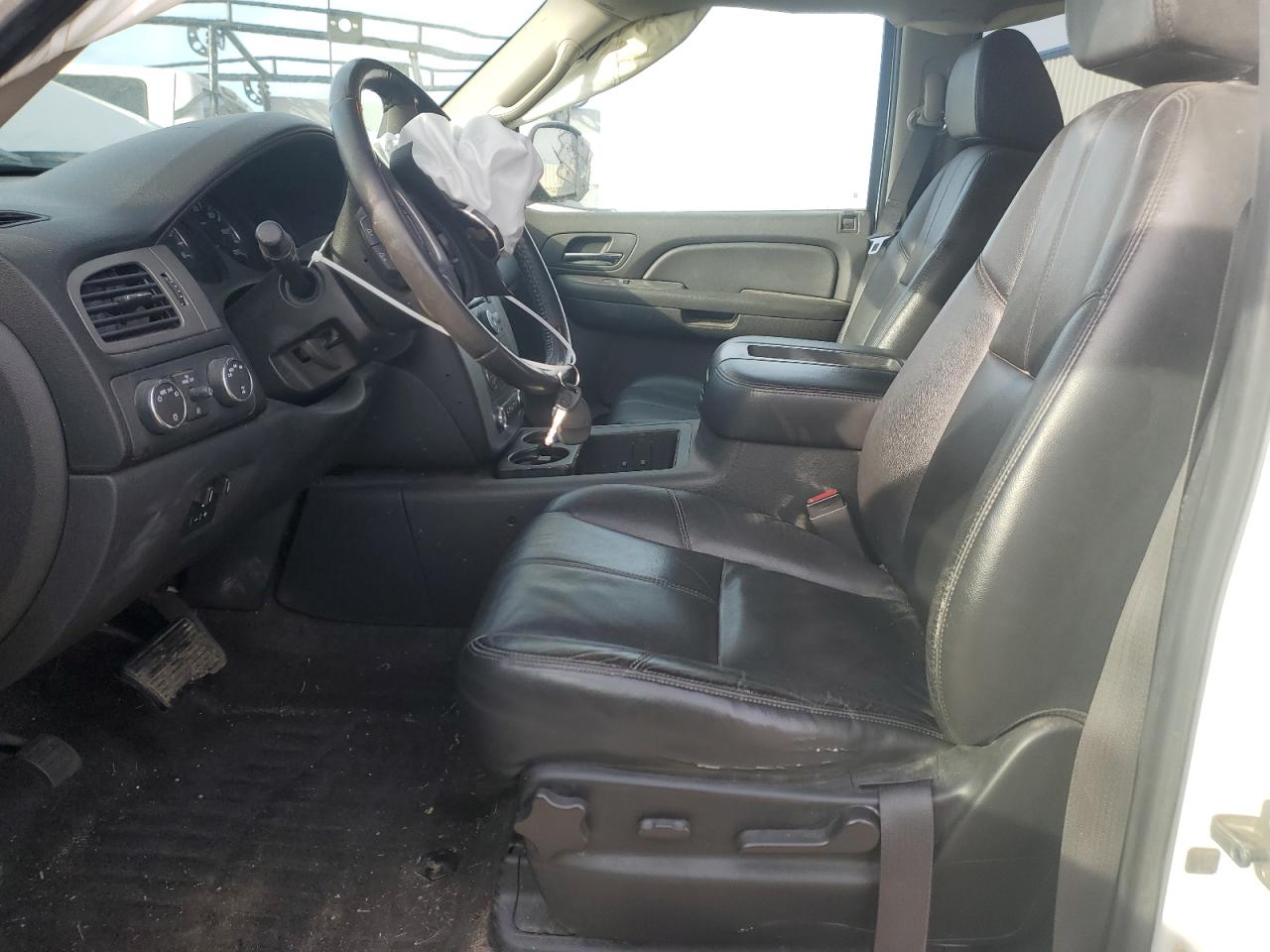 2009 Chevrolet Avalanche VIN 3GNFK22039G160550 Copart auction photo, front end / side damage thumbnail 7
