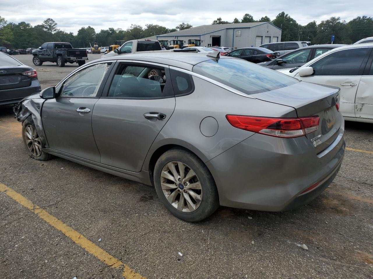 2016 KIA Optima VIN 5XXGT4L30GG076555 Copart auction photo, front end / side damage thumbnail 2